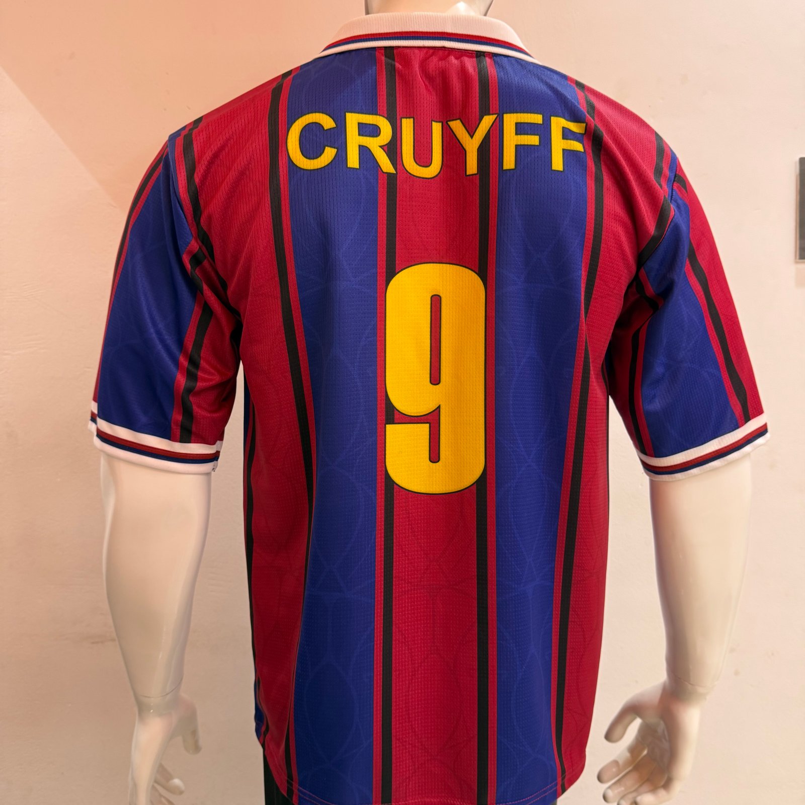 BARCELONA 125th ANNIVERSARY FIVE SLEEVE JERSEY Detail
