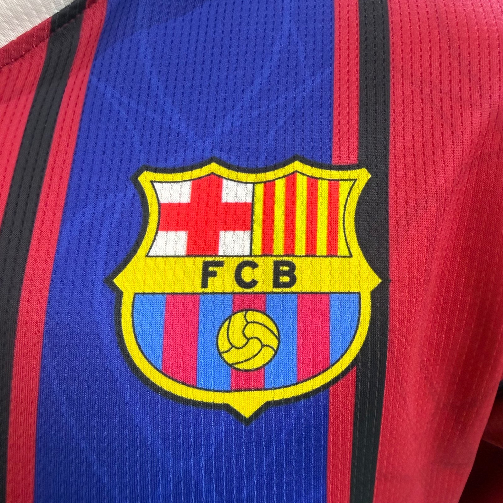 BARCELONA 125th ANNIVERSARY FIVE SLEEVE JERSEY Detail