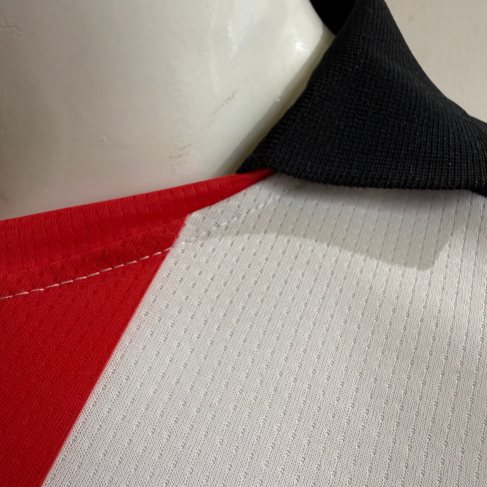 AC MILAN 1996/97 FIVE SLEEVE JERSEY Detail