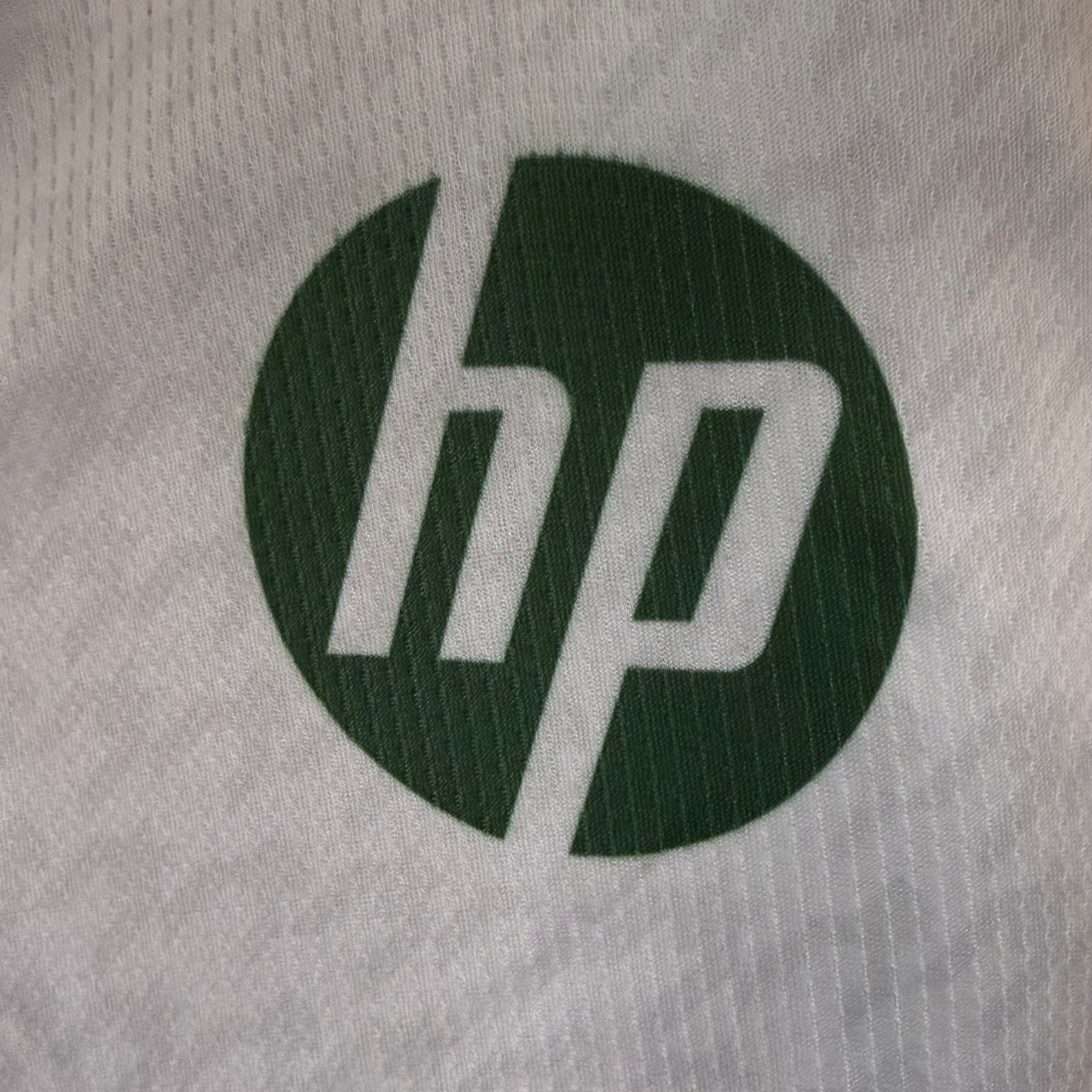 REAL MADRID 2026/27 FIVE SLEEVE JERSEY Detail