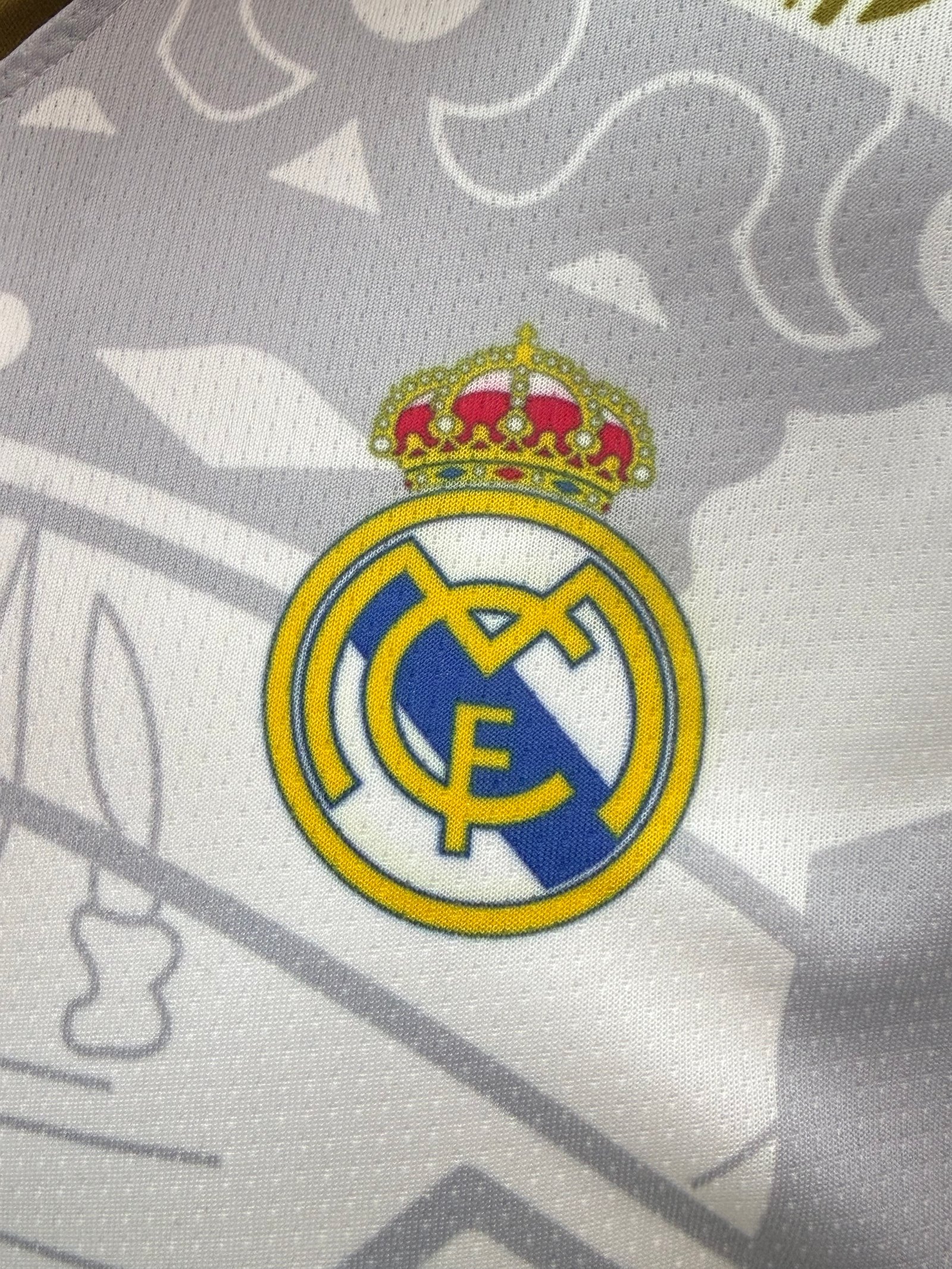 REAL MADRID WG DRAGON EDITION FIVE SLEEVE JERSEY Detail